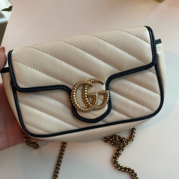 GUCCI Marmont Series Shoulder Bag Mini White - Picture 2 of 10